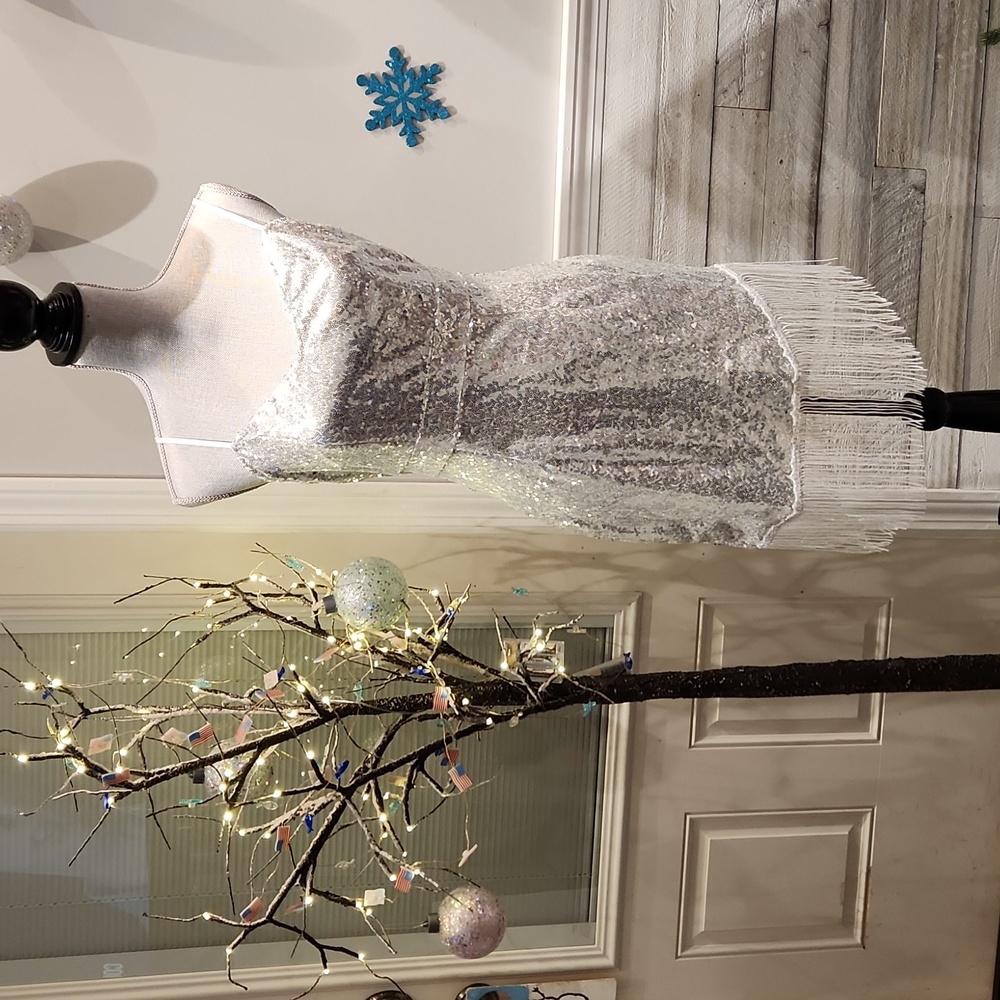 Like new condition ChicMe Women's sz M Sequins Mini Dress w/adjustable straps